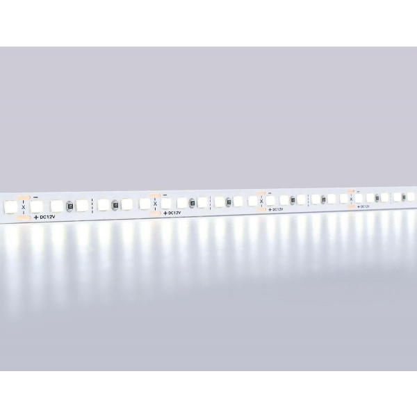 Светодиодная лента Ambrella Light 14,4W/m 180LED/m 2835SMD холодный белый 5M GS1303
