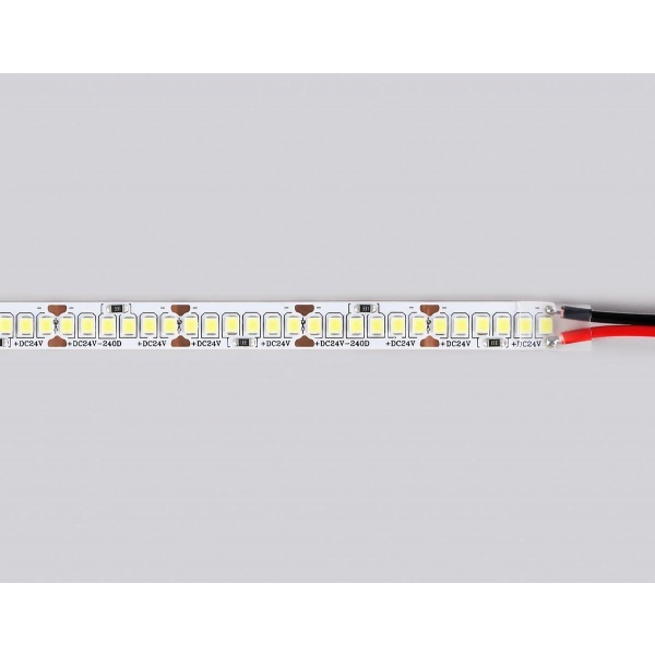 Светодиодная лента Ambrella Light 20W/m 240LED/m 2835SMD холодный белый 5M GS3403