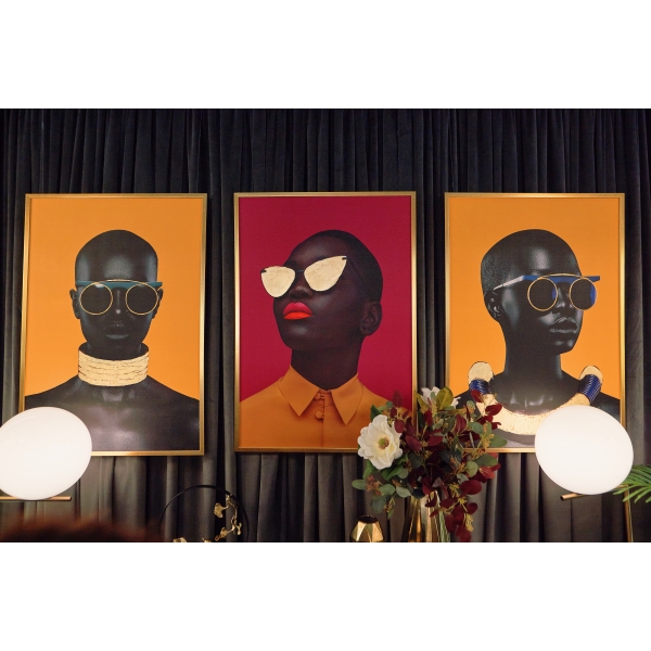 89VOR-AFRICAN GIRL1 Холст "Африканка-1" 100х70см, багет алюм(зол)