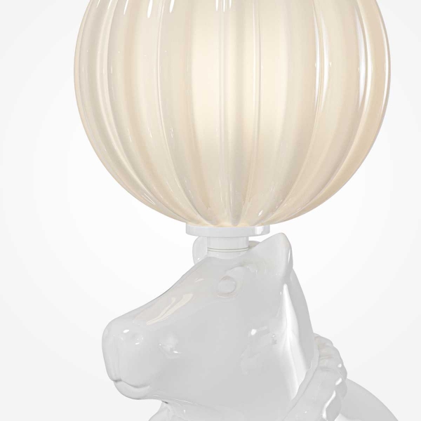 Настольная лампа Maytoni MOD477TL-L5W3K