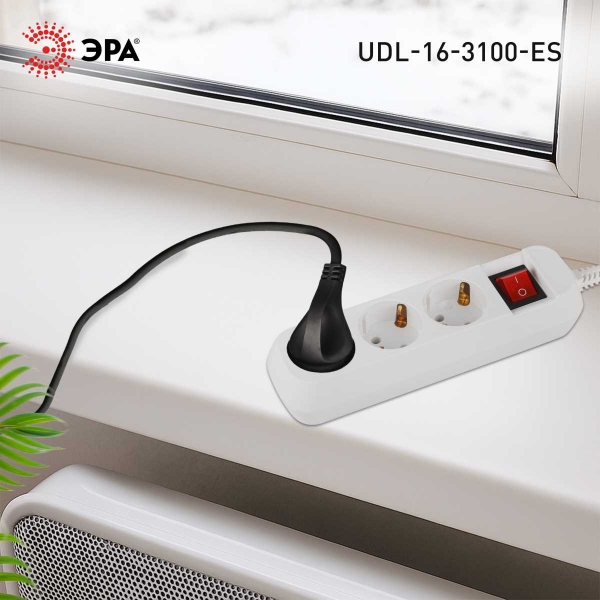 Удлинитель электрический ЭРА UDL-16-3100-ES Greenline 3 розетки с заземлением с выключателем 10м ПВС 3x1мм2 Б0065040